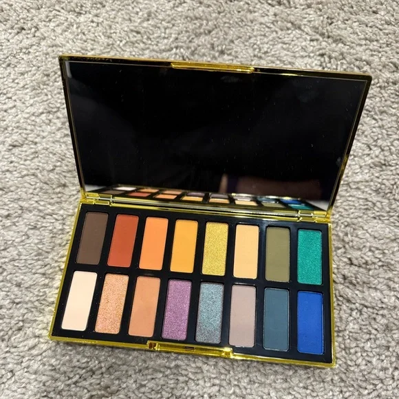 Kat Von D 10 Year Anniversary Palette - Picture 2 of 3